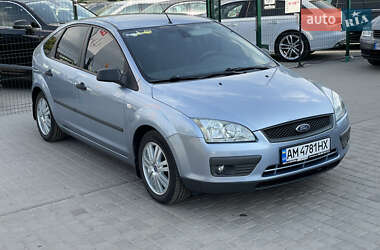 Хэтчбек Ford Focus 2005 в 