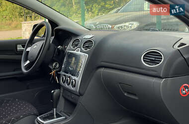 Хэтчбек Ford Focus 2005 в 
