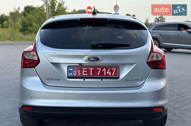 Хэтчбек Ford Focus 2014 в 