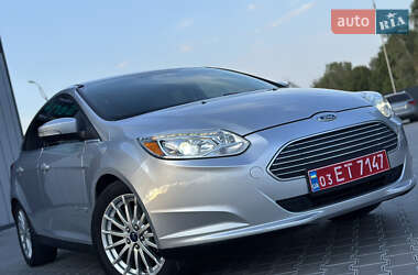 Хэтчбек Ford Focus 2014 в 