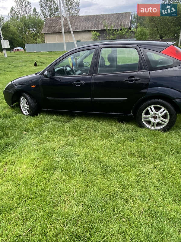 Хэтчбек Ford Focus 2001 в Львове