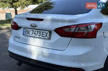 Седан Ford Focus 2011 в 