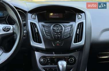 Седан Ford Focus 2011 в 