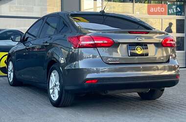 Седан Ford Focus 2015 в 