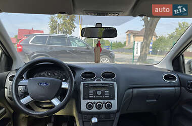 Хэтчбек Ford Focus 2006 в 