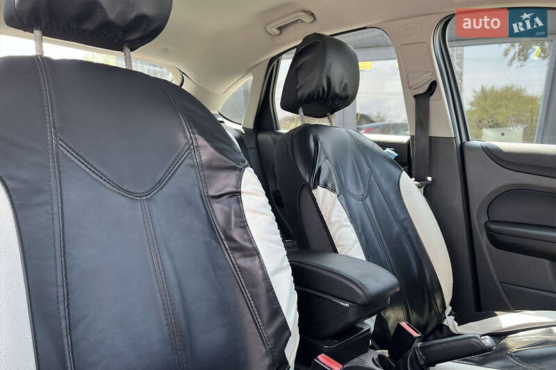 Хэтчбек Ford Focus 2006 в Коломые