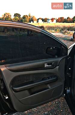 Седан Ford Focus 2006 в 