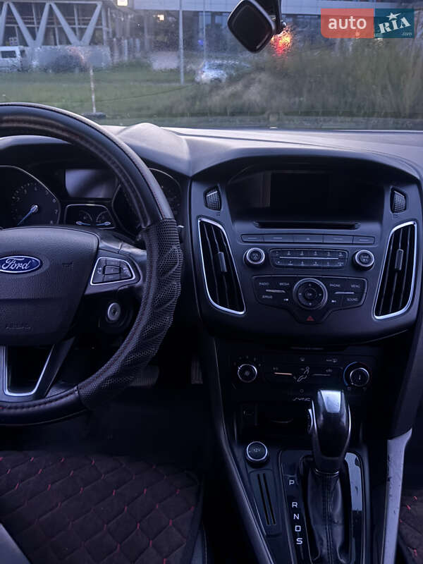 Седан Ford Focus 2016 в Львове