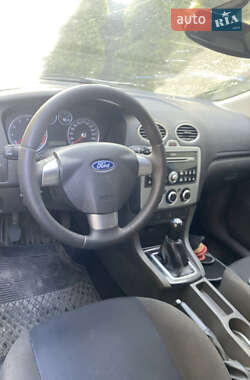 Хэтчбек Ford Focus 2005 в 