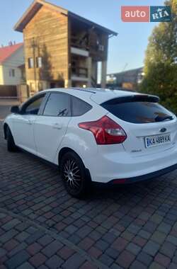 Хэтчбек Ford Focus 2013 в 