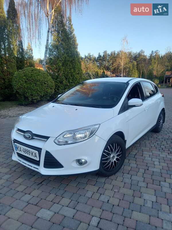 Хэтчбек Ford Focus 2013 в 
