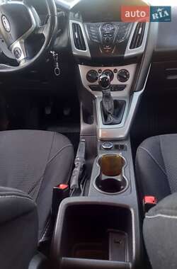 Хэтчбек Ford Focus 2013 в 
