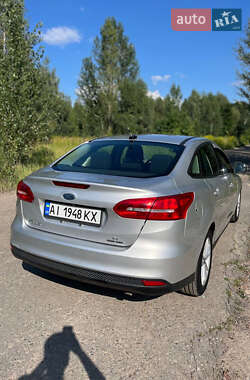 Седан Ford Focus 2015 в 