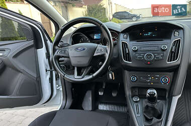 Седан Ford Focus 2016 в 