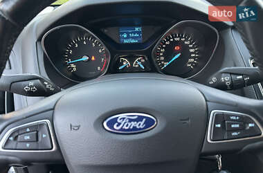 Седан Ford Focus 2016 в 