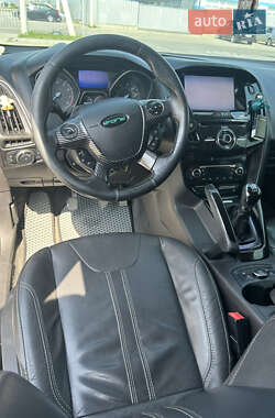 Хэтчбек Ford Focus 2013 в 