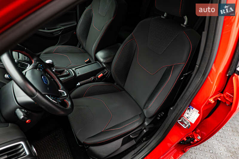 Хэтчбек Ford Focus 2017 в Киеве фото 9 Хэтчбек Ford Focus 2017 в Киеве