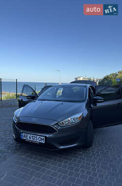 Седан Ford Focus 2015 в 