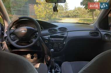 Седан Ford Focus 2004 в 
