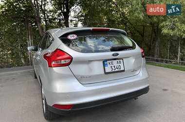 Хэтчбек Ford Focus 2015 в 