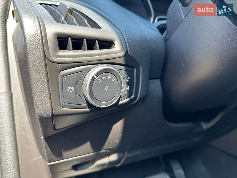 Седан Ford Focus 2015 в Дубно