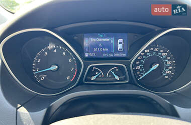 Хэтчбек Ford Focus 2011 в 