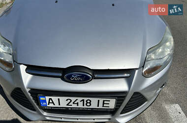 Хэтчбек Ford Focus 2011 в 