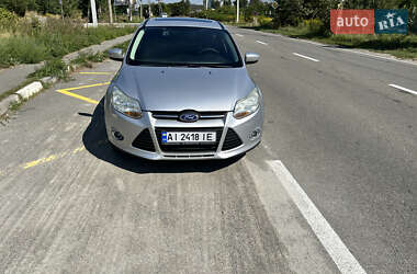 Хэтчбек Ford Focus 2011 в 