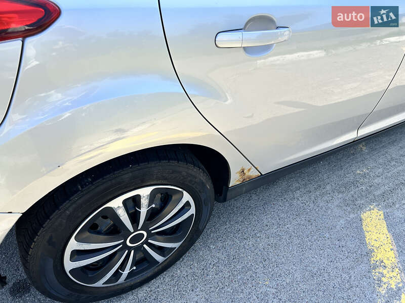 Хэтчбек Ford Focus 2011 в Киеве