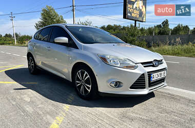 Хэтчбек Ford Focus 2011 в 