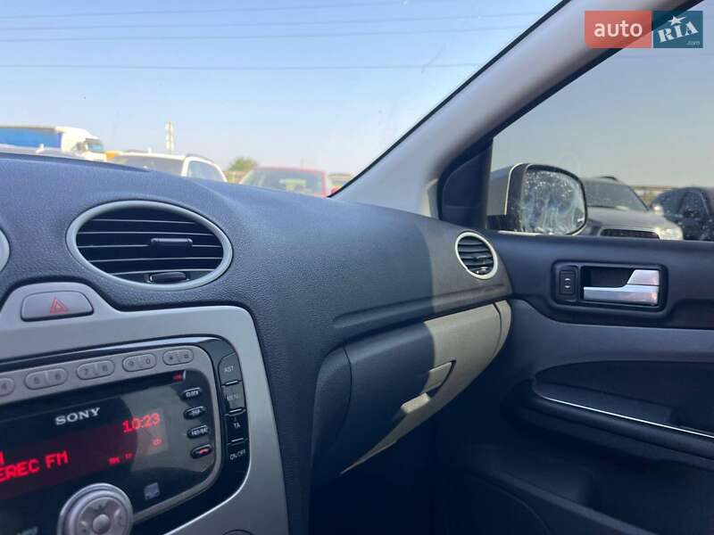 Хэтчбек Ford Focus 2010 в Львове фото 29 Хэтчбек Ford Focus 2010 в Львове