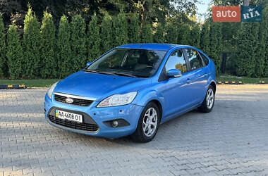 Хэтчбек Ford Focus 2010 в 