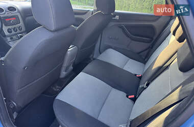 Хэтчбек Ford Focus 2010 в 