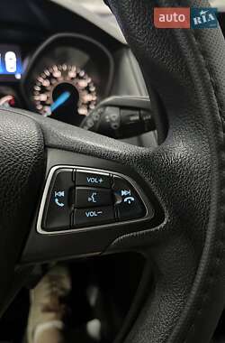 Хэтчбек Ford Focus 2015 в 