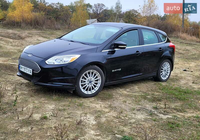 Хэтчбек Ford Focus 2013 в 