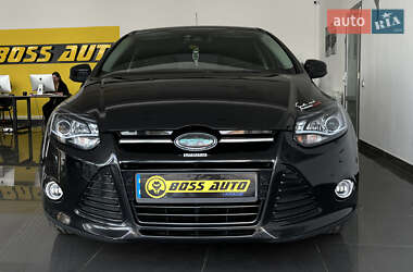 Хэтчбек Ford Focus 2012 в 