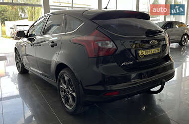 Хэтчбек Ford Focus 2012 в 