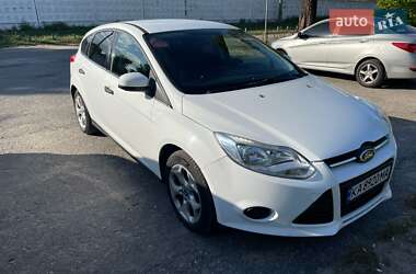 Хэтчбек Ford Focus 2012 в 