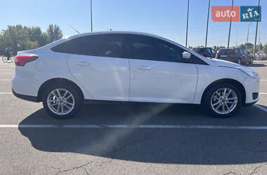 Седан Ford Focus 2015 в 