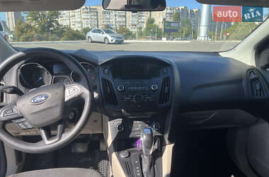 Седан Ford Focus 2015 в 