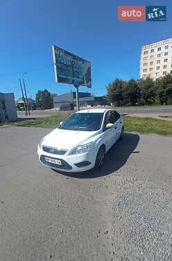 Хэтчбек Ford Focus 2011 в 