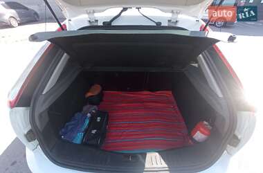 Хэтчбек Ford Focus 2011 в 