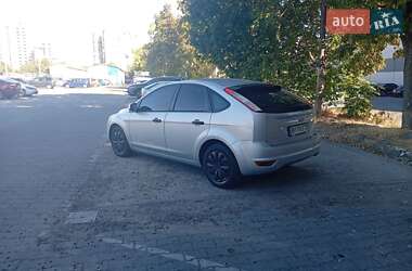 Хэтчбек Ford Focus 2011 в 
