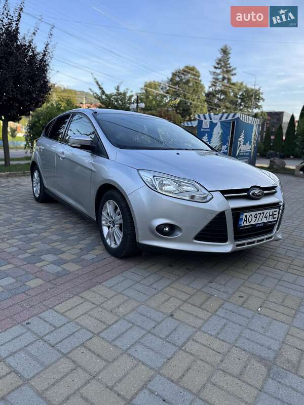 Хетчбек Ford Focus 2011 в Дубовому