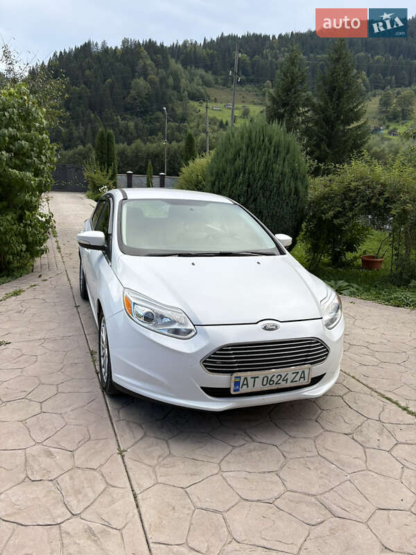Хэтчбек Ford Focus 2016 в 
