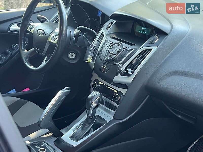 Хэтчбек Ford Focus 2012 в Киеве фото 21 Хэтчбек Ford Focus 2012 в Киеве
