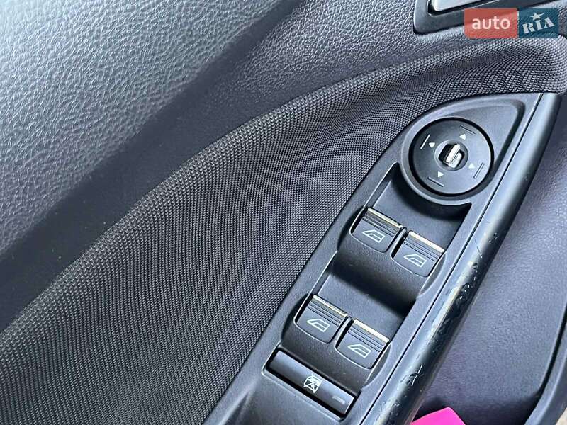 Хэтчбек Ford Focus 2012 в Киеве фото 37 Хэтчбек Ford Focus 2012 в Киеве