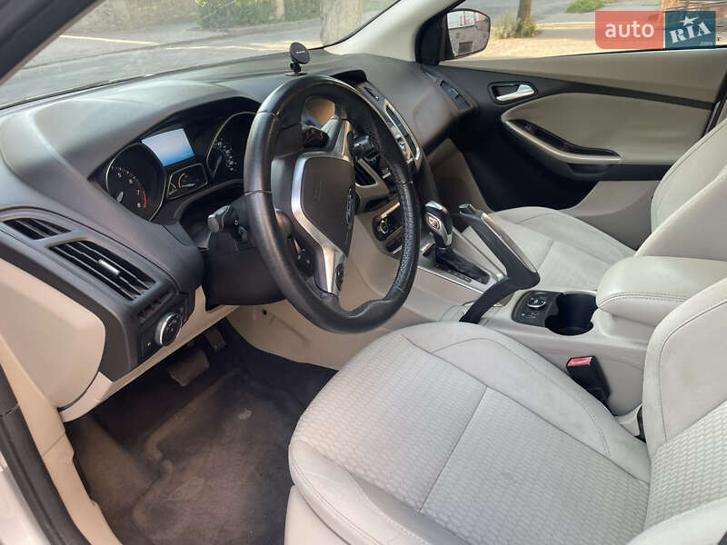 Хэтчбек Ford Focus 2012 в Золочеве