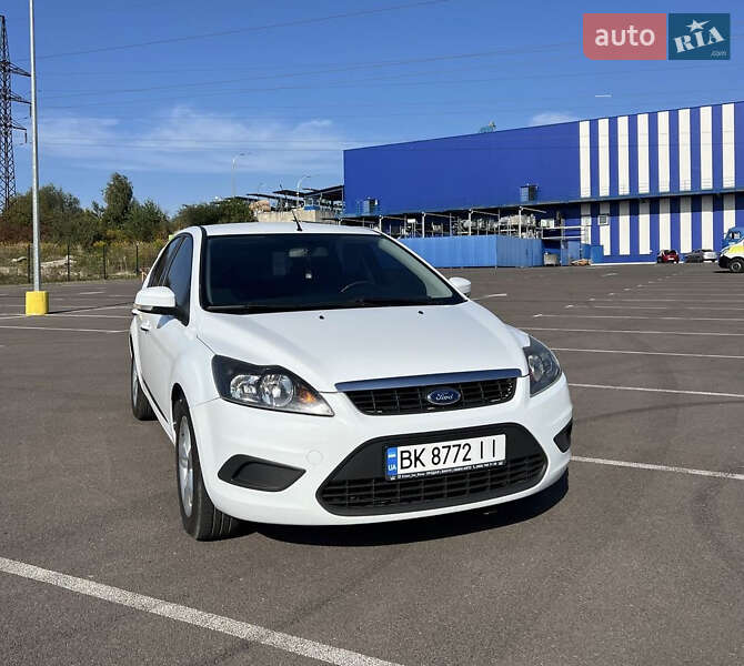 Хэтчбек Ford Focus 2010 в Ровно