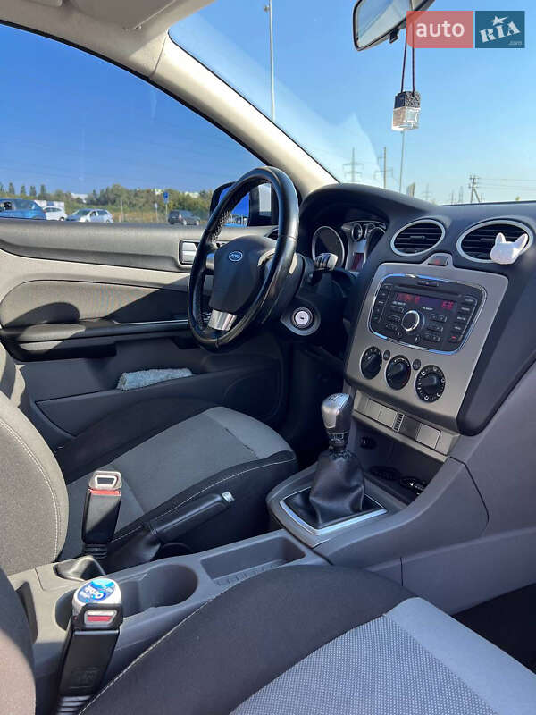 Хэтчбек Ford Focus 2010 в Ровно